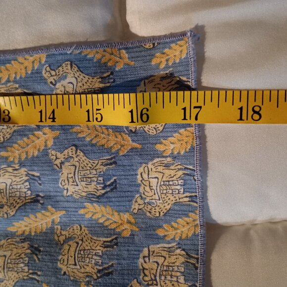 Napkins with Camel and Wheat Design set of 4 EUC - Picture 3 of 4
